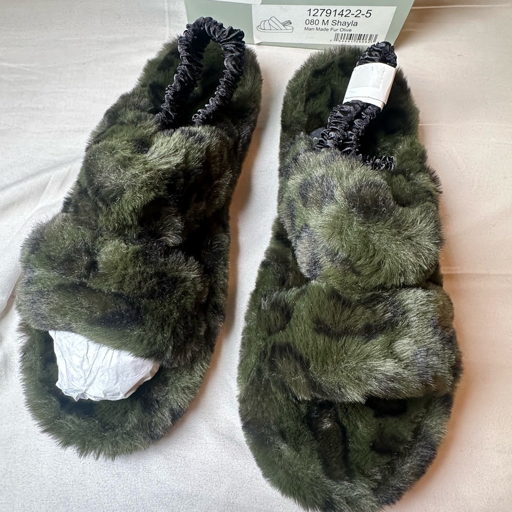 Array Olive Faux Fur Slippers, Size 8 NWB - Picture 3 of 5